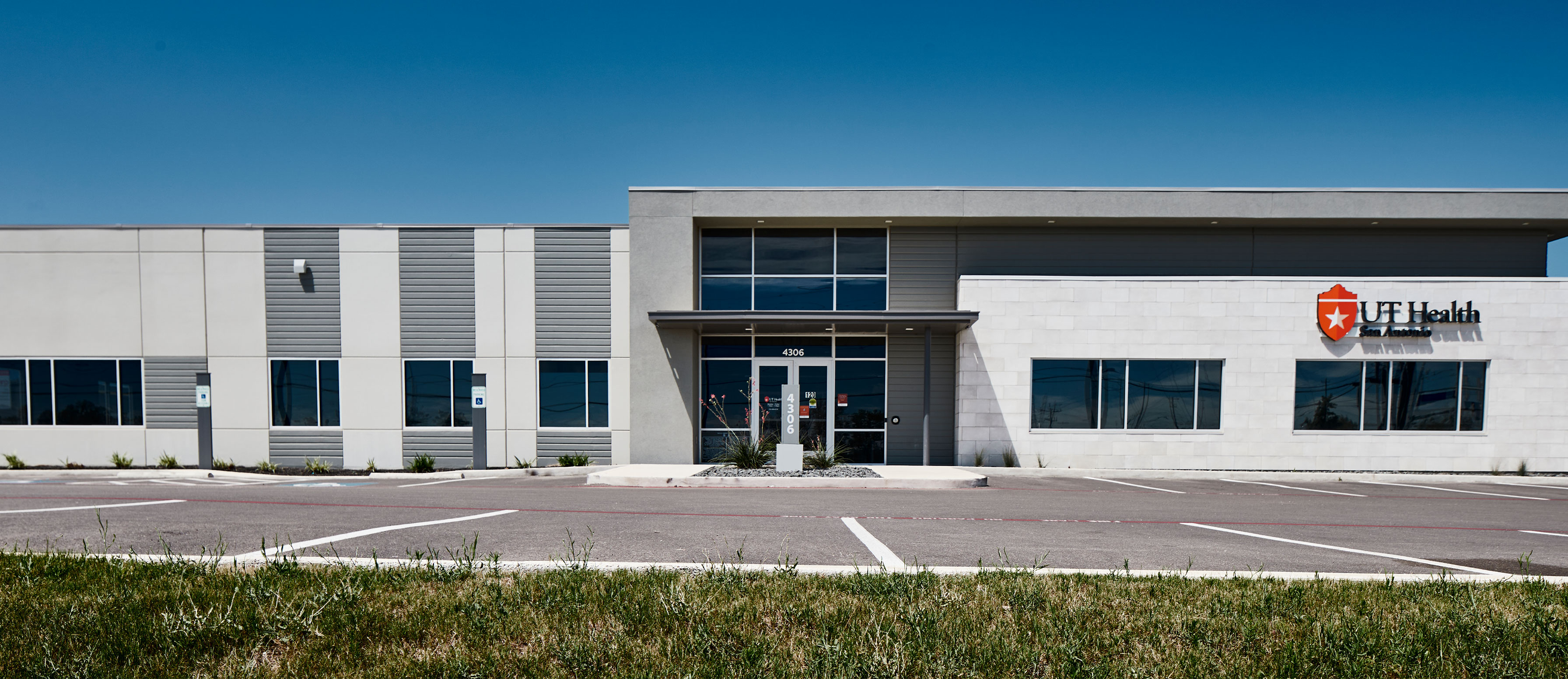 UT Health De Zavala Clinic